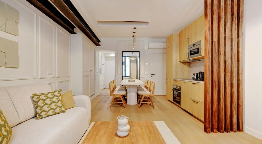 Photo of Parisian Moonlight