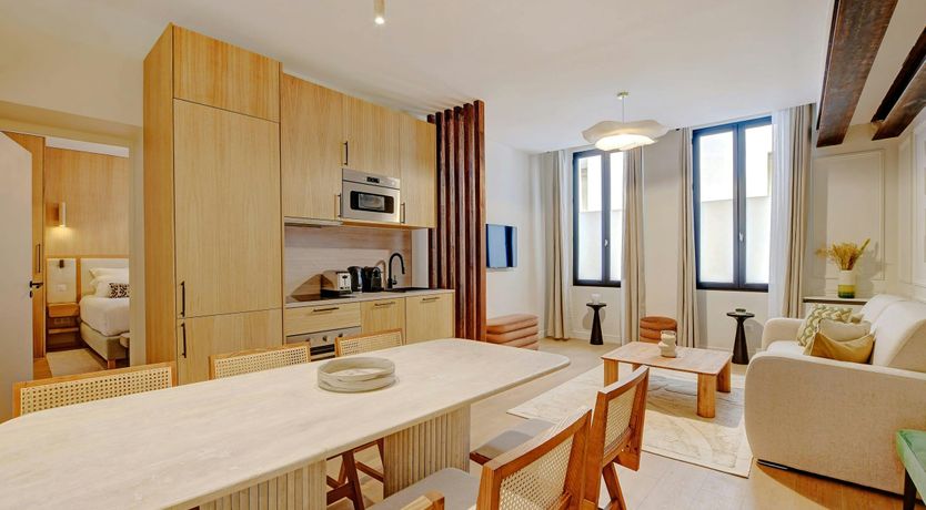 Photo of Parisian Moonlight