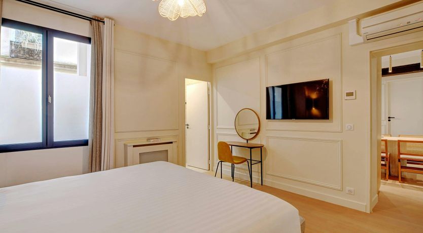 Photo of Parisian Moonlight