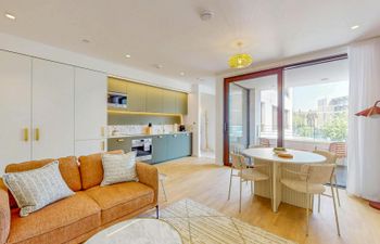 Wrapped in Light Holiday Home