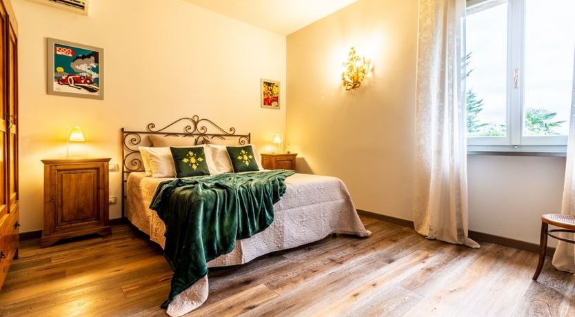 Photo of The Italian View