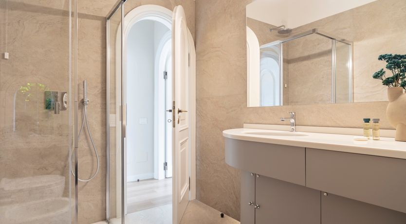 Photo of Isola Views