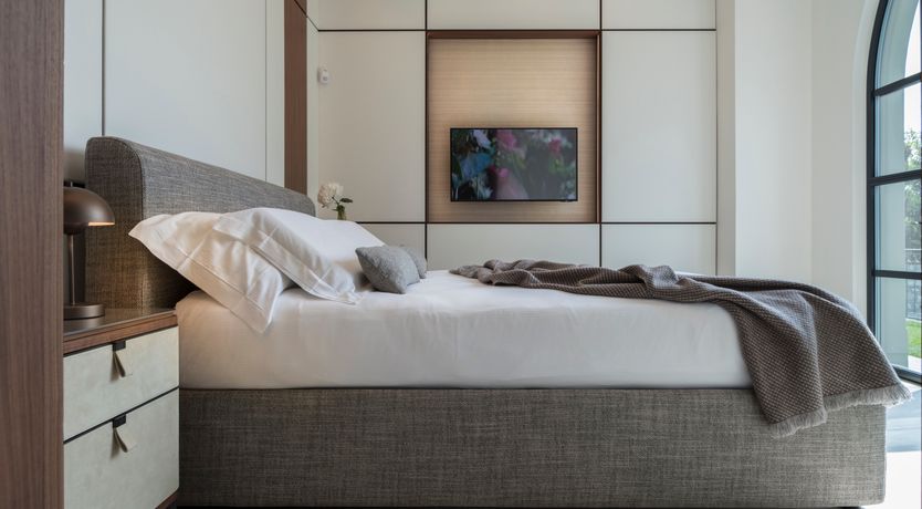 Photo of Isola Views