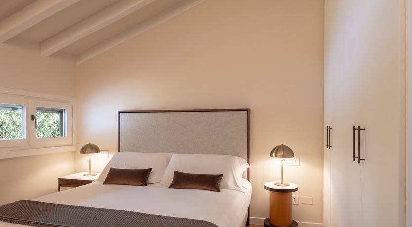 Photo of Isola Views