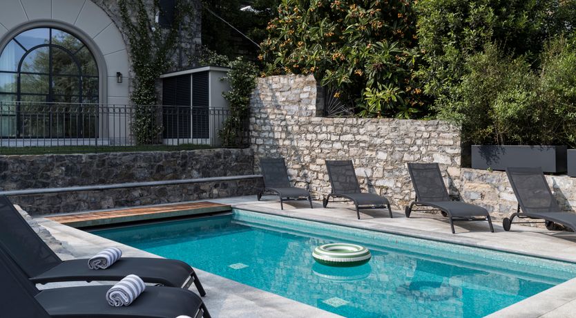 Photo of Isola Views