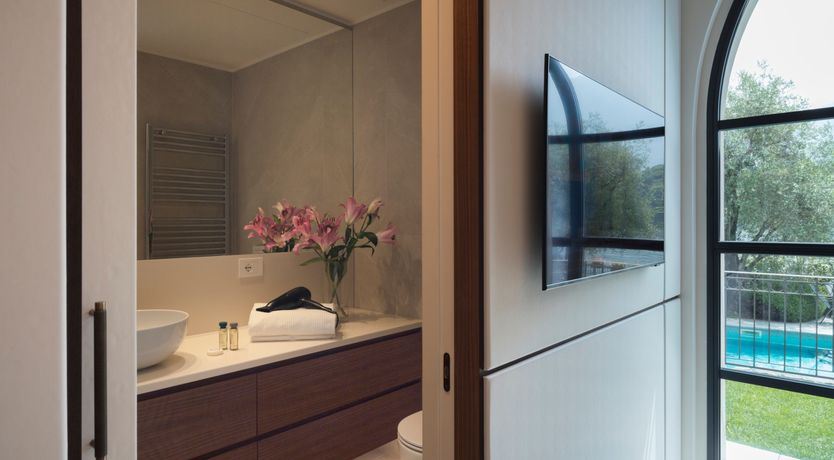 Photo of Isola Views