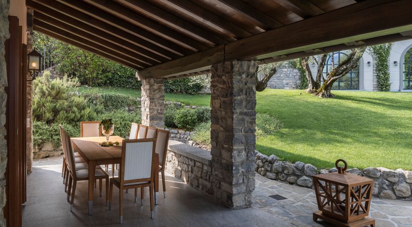 Photo of Isola Views