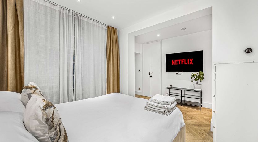 Photo of Radiant Green