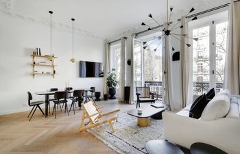 The Solar Eclipse Holiday Home