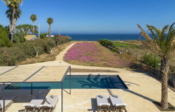 Rock & Sea Holiday Home