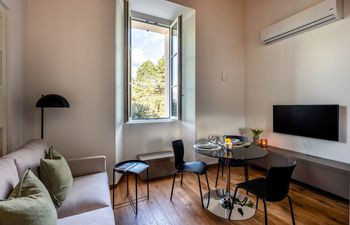 Lake View Residence Holiday Home