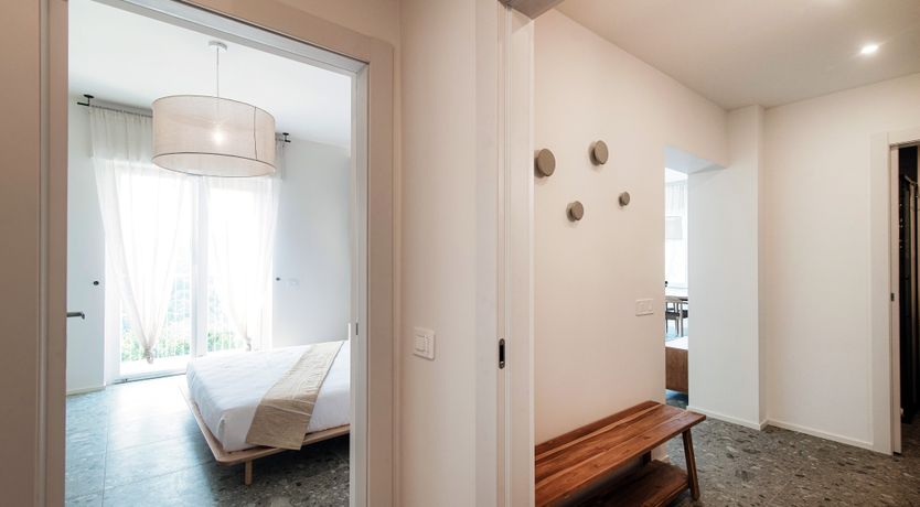 Photo of Como Hillside