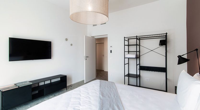 Photo of Como Hillside