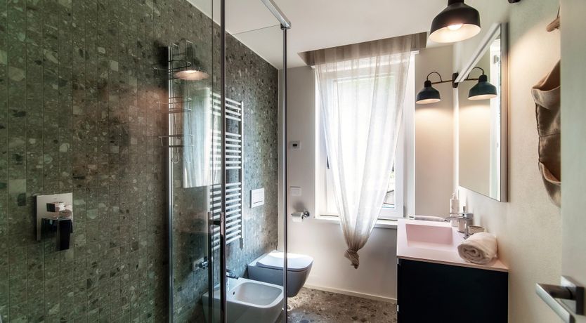 Photo of Como Hillside