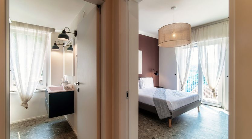 Photo of Como Hillside