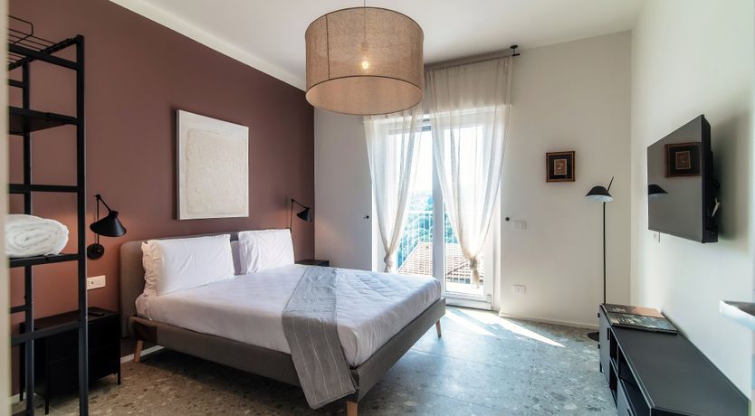 Photo of Como Hillside