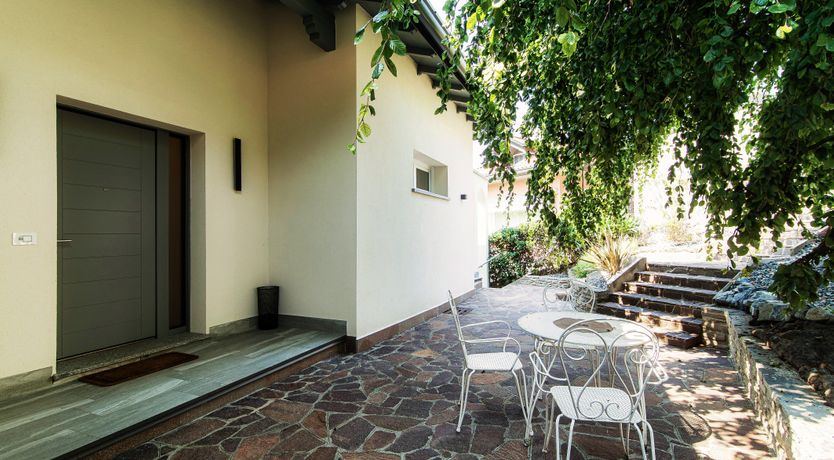 Photo of Como Hillside