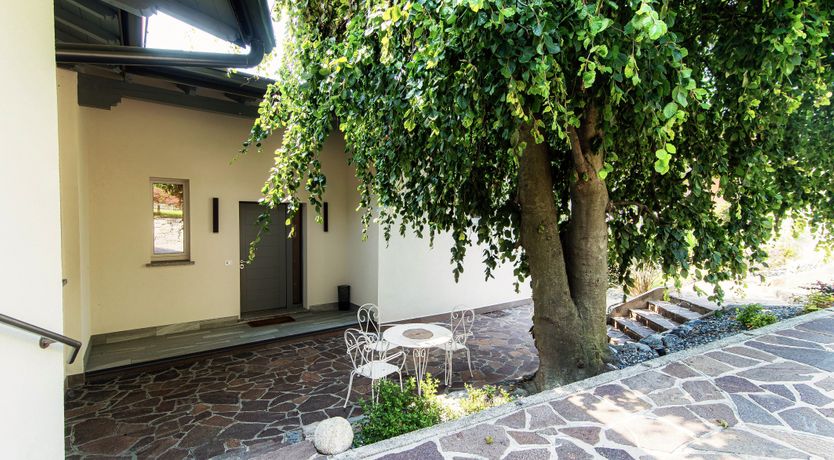 Photo of Como Hillside