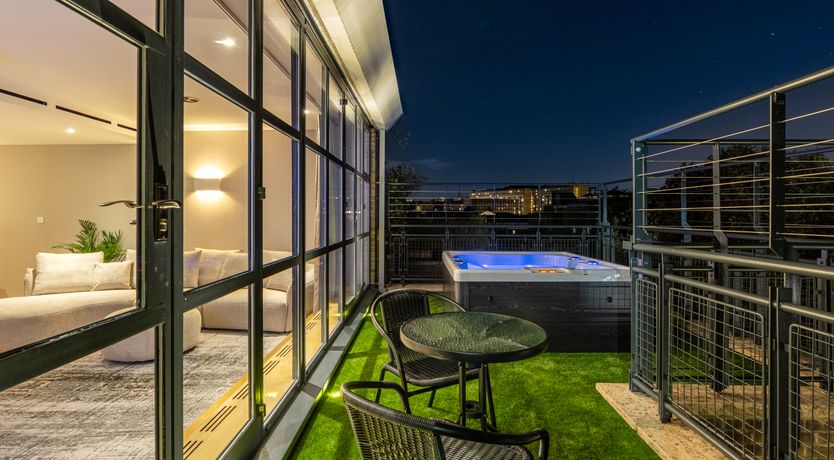 Photo of Gold & Shadow