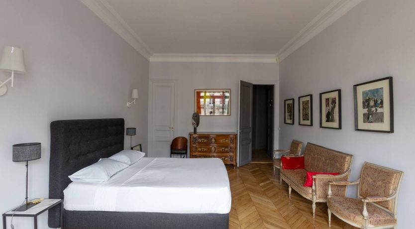 Photo of Noble Grandeur