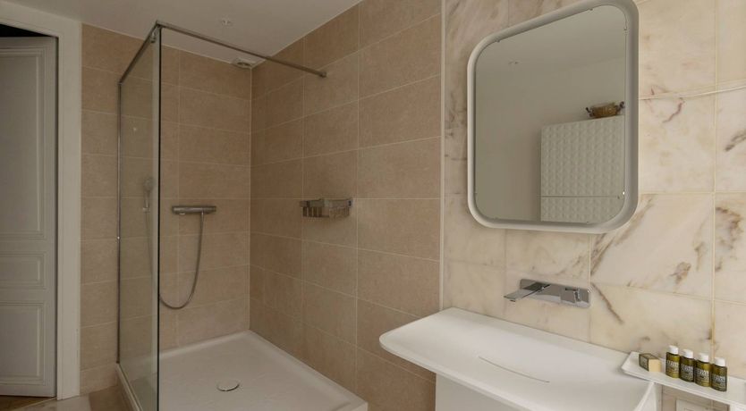 Photo of Noble Grandeur