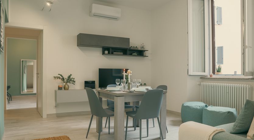 Photo of Lake & Olive