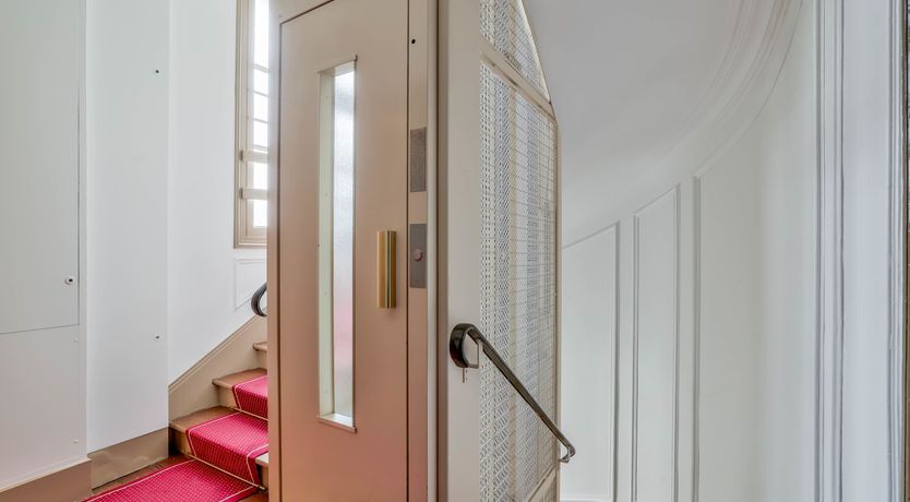 Photo of Parisian Poet