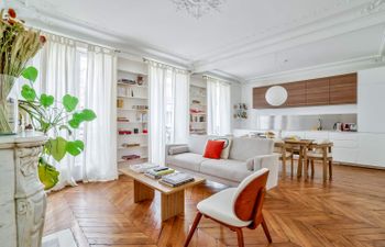 Parisian Poet Holiday Home