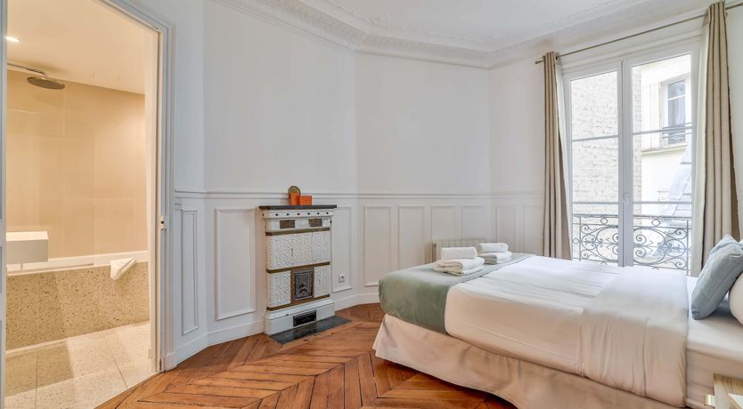 Photo of Parisian Poet