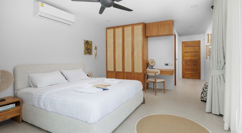 Photo of Island Glimpse