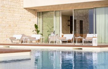 Stone & Shadow Holiday Home