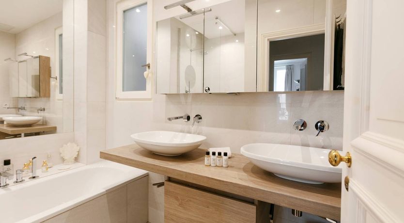 Photo of Golden Alcove