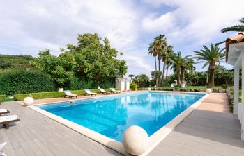 Pearl Island Holiday Home