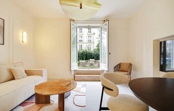 The Clairo Holiday Home