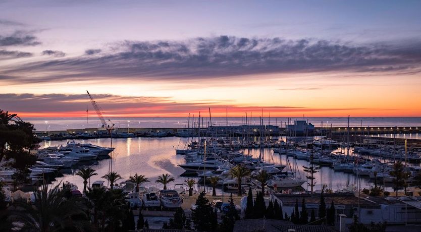 Photo of A Nautical Horizon