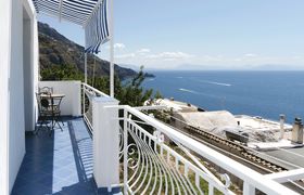 Photo of charming-shore