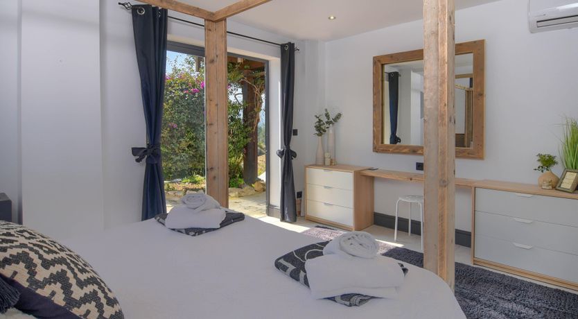 Photo of Sunburst Sunrise