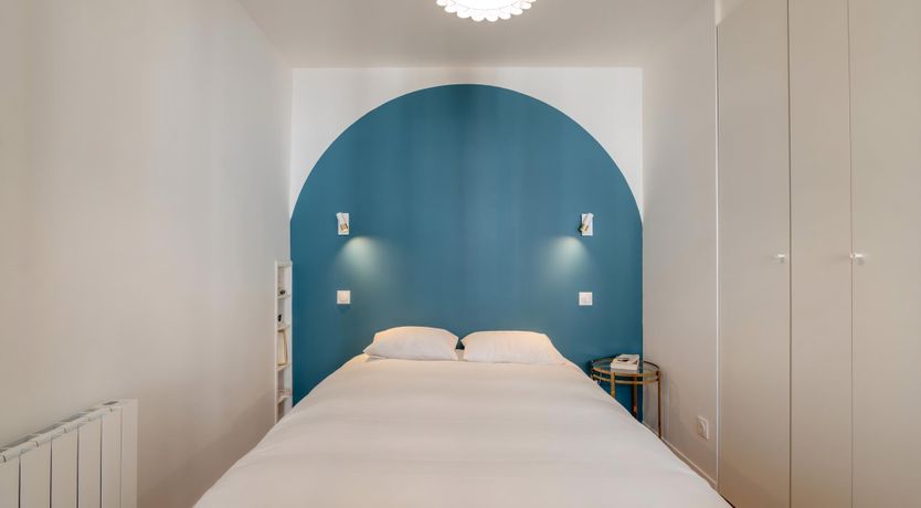 Photo of Parisian Glimmer