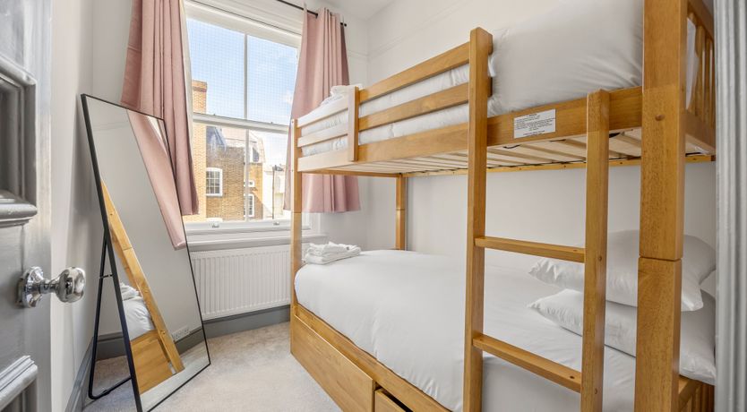 Photo of Opera Jewel