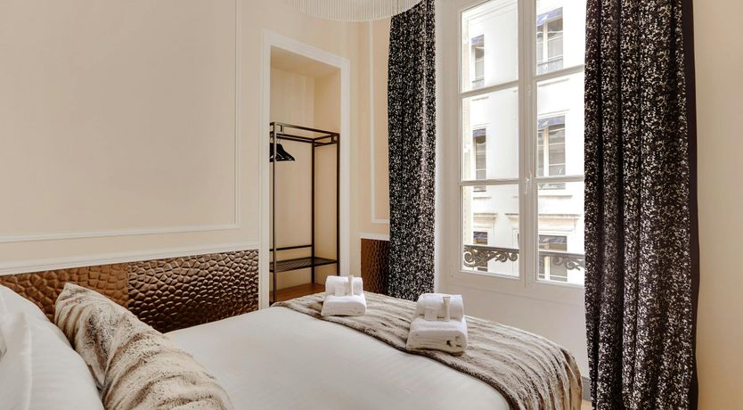 Photo of Avenue Charm