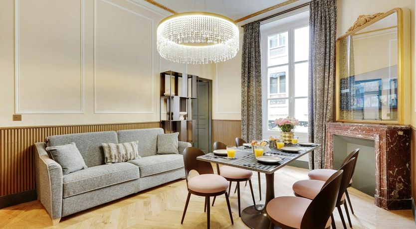 Photo of Avenue Charm