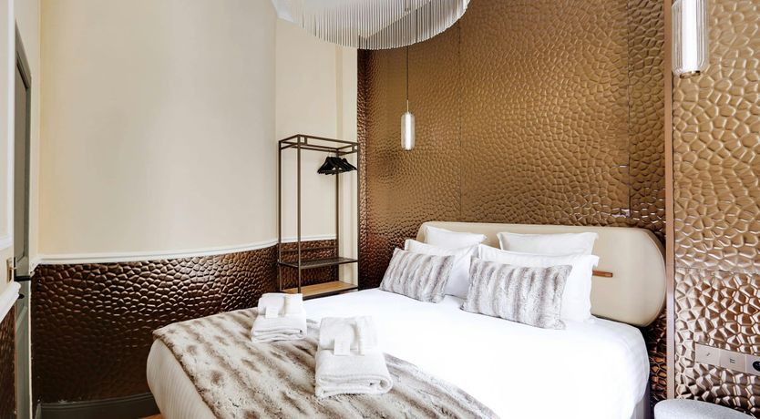 Photo of Avenue Charm