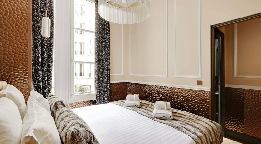 Photo of Avenue Charm