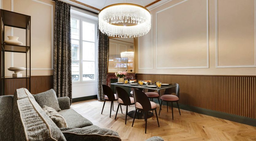 Photo of Avenue Charm