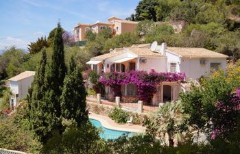 A Sweet Scent Holiday Home