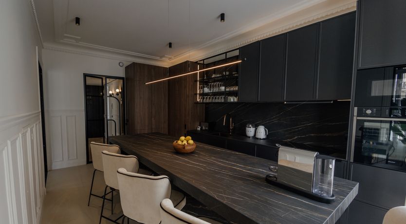 Photo of Eiffel Glimpse