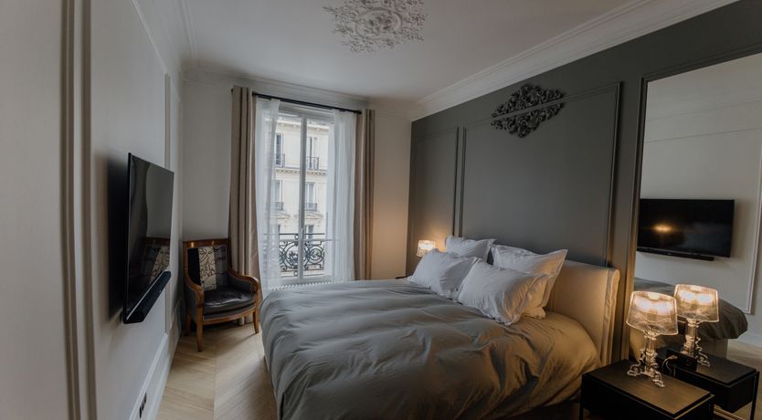 Photo of Eiffel Glimpse