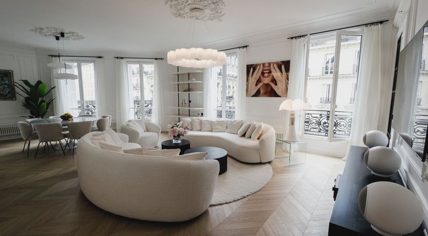 Photo of Eiffel Glimpse