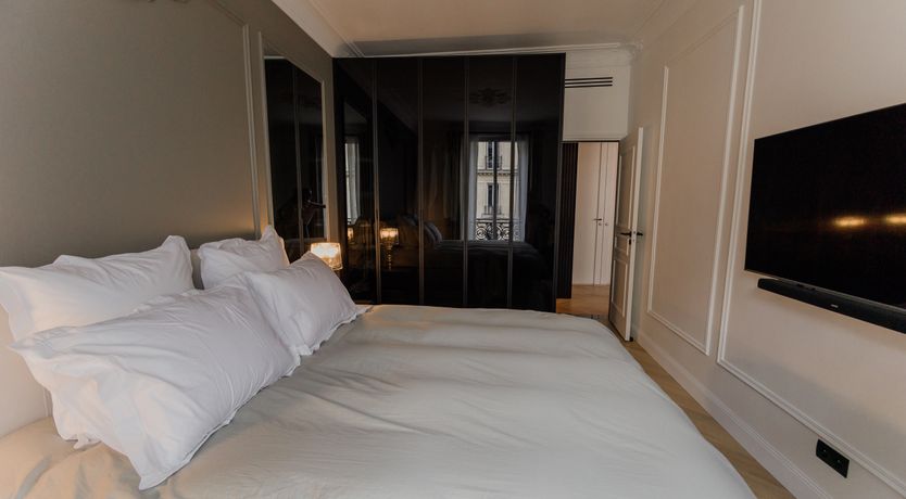 Photo of Eiffel Glimpse