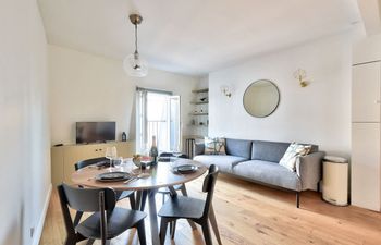 Steps to Sacré-Coeur Holiday Home